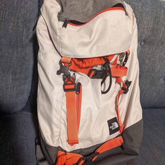 North Face Re-Hub Daypack Backpack - Picture 9 of 10